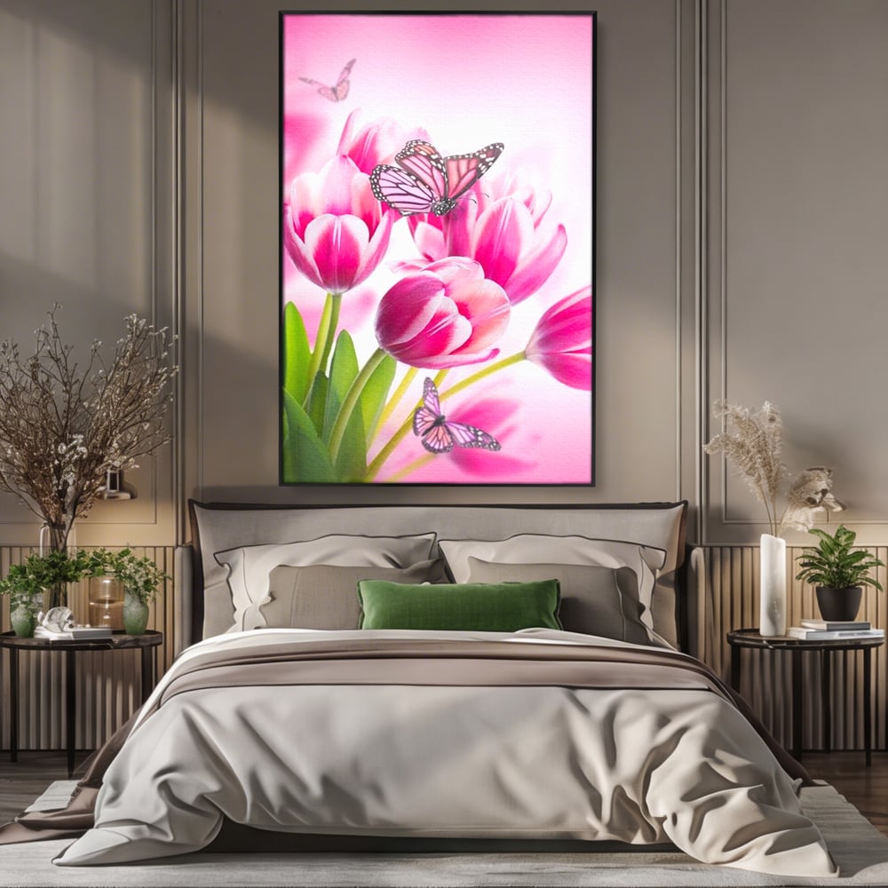 Tablou canvas cu tablou canvas cu lalele roz si fluturi, in rama de aluminiu negru, pe perete intr-un dormitor